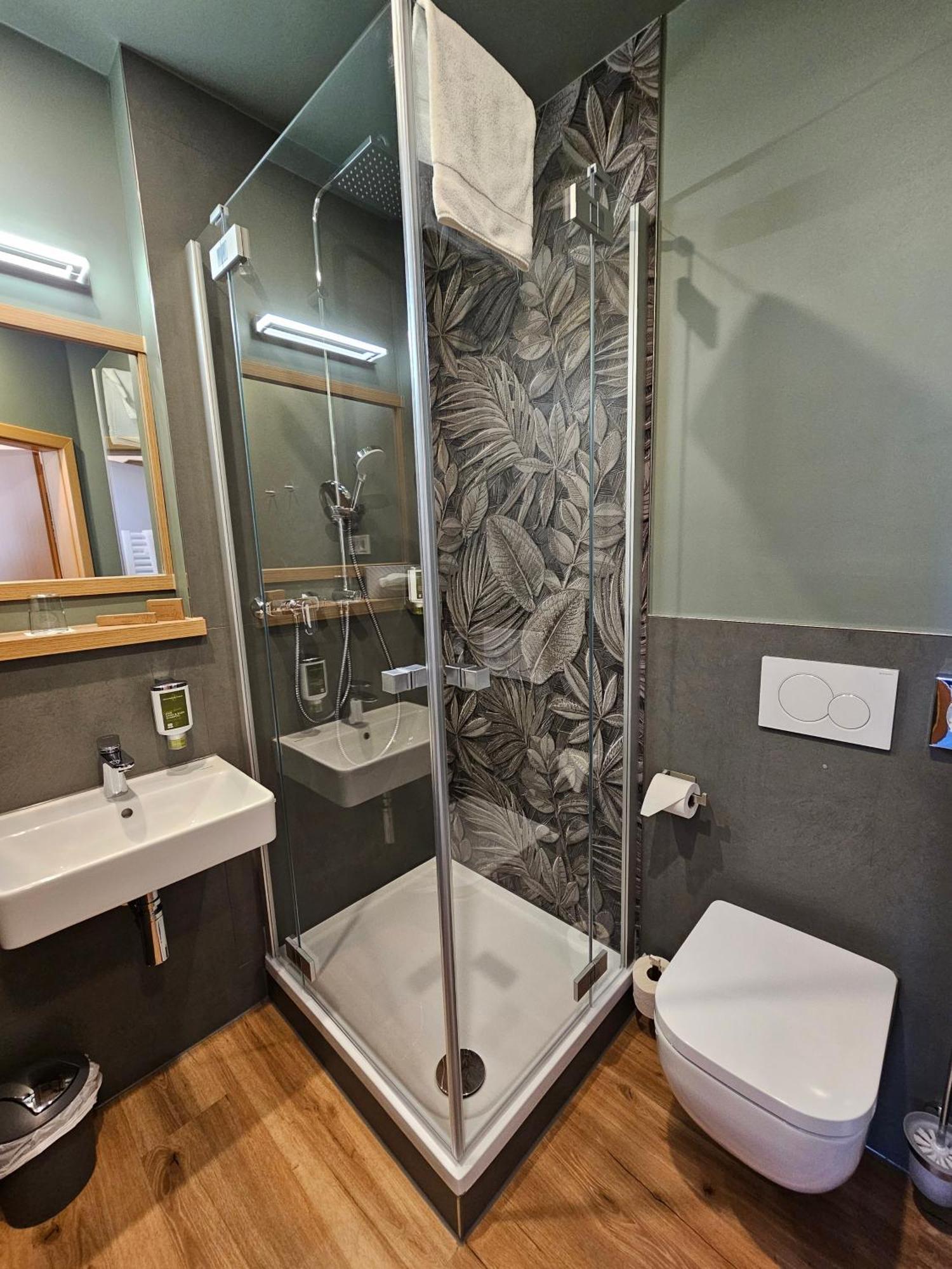 Standard Single Room,1667428959:JPEG